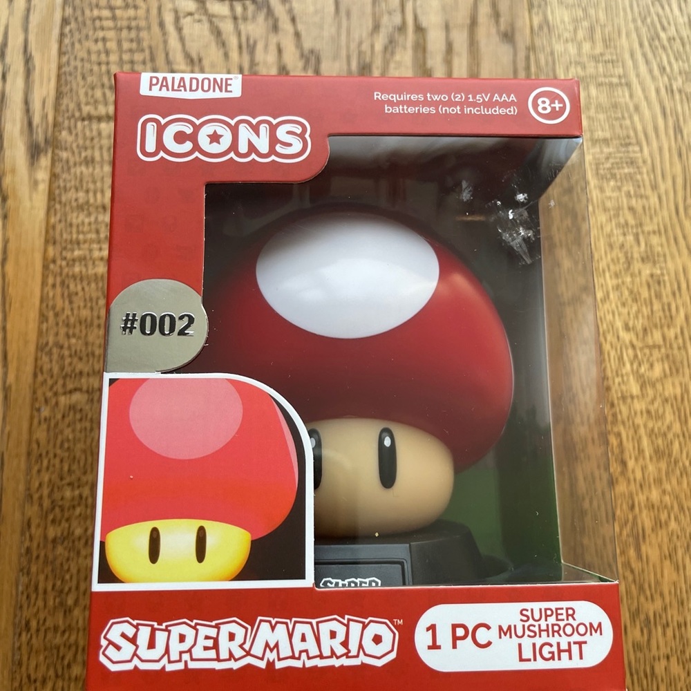 Super Mario #002 SUPER MUSHROOM Light; Paladone Icons 1pc